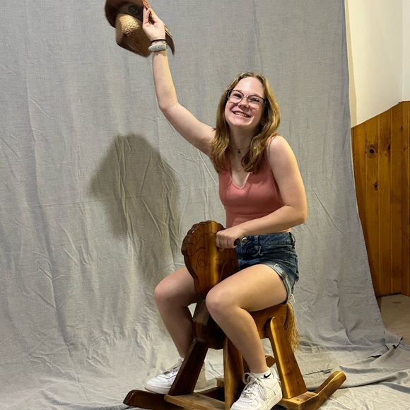 Meet your Posher, Nessa - Picture 1 of 1